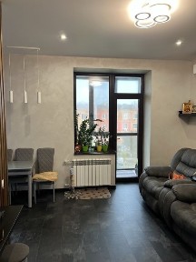 Продам 2 кім Пр Універсітецкий 40 (Гагарина) 4/4 сталинка