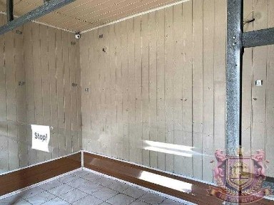 Окреме приміщення 61 м² з великим фасадом на червоній лінії