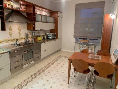 Здам затишну 3-х кімн. квартиру 186м2 за адресою Шовковична 30а