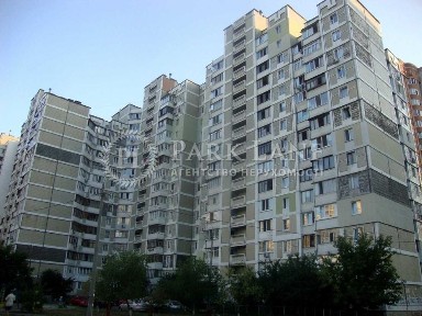 Квартира 3к біля метро Позняки, Срібнокільська 8