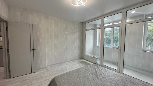 квартира з дизайнерським ремонтом у ЖК Світлопарк