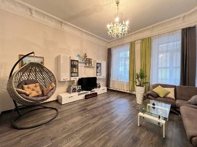 Продам просторную 4-комн квартиру в самом центре Одессы!