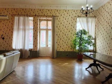 Квартира с историей в сердце Одессы у Приморского бульвара