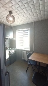 Здається 2-кімнатна на вулиці Криворіжсталі (Червона)