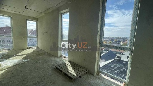 Продається видова квартира у Мукачеві