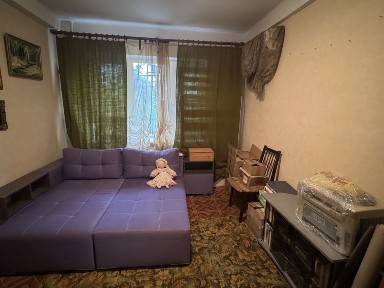 Здам 2-х кімнатну 1 поверх біля метро