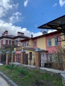 Затишний будинок в районі Павленківського парку