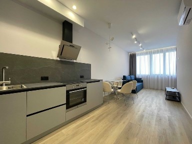 1 кім. 58,8 кв. м. Delmar, А. Верхогляда 14а