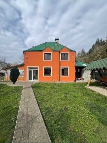 Продаж будинку. с. Липники з озером та банею