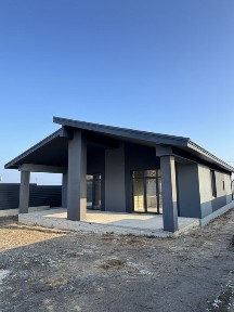 Будинок в Нових Петрівцях