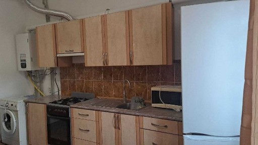 Оренда двоповерхової частини будинку. 2-3 кімнати. Опалення автономне