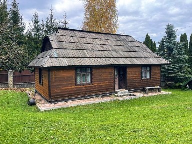 Продаж будинку 192 м2 в с. Шешори 11 сот. землі та гуцульський будинок