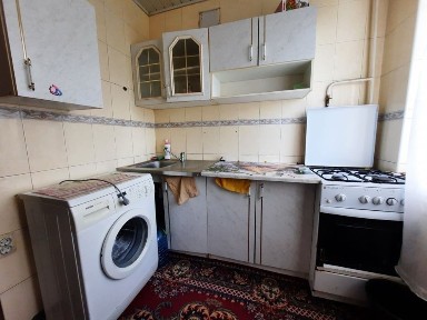 Здам 2 х кімнатну квартиру район риночку СКД