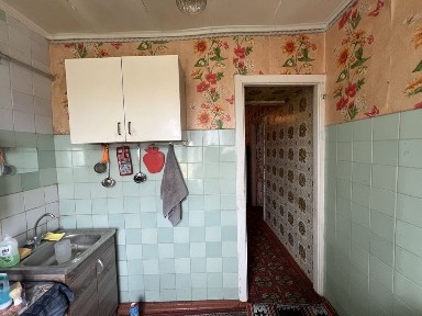 Продаж Тесленка 20, площа Володимира Великого, пл. Артема, під ремонт