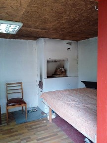 Дача с садом і власною криницею в центрі села