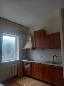 Здається пів будинока