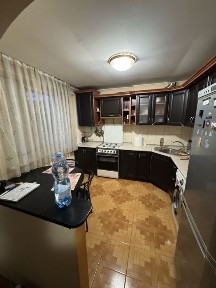 Центер м. Виноградів трикімнатна