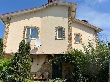 Продаж чудового будинку з дизайнерським ремонтом
