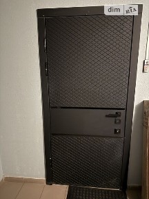 Продам свою двохкімнатну квартиру біля метро Масельського