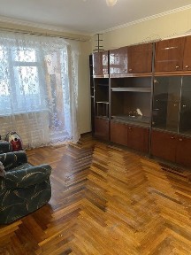 Сдам 2-х комнатную квартиру на бабурке, долго срочно.