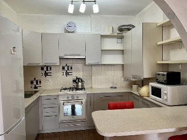 Довгострокова оренда котеджу