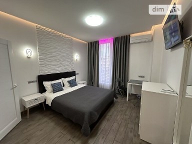 Здам подобово 1к квартиру на вул. Набережно-Рибальська дорога 3 • ID 32282477