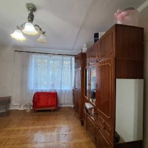 Продається 2-кімнатна квартира в центрі міста