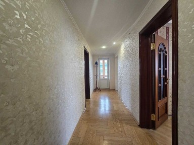 Здається світла 2-кімнатна квартира на Русанівці вул. Ентузіастів 21/1