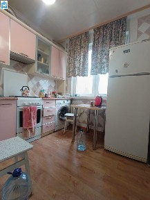 Аренда 3 квартиры возле метро на длительный срок