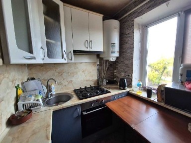 Продаю квартиру на вул. Вокзальна (Червона)