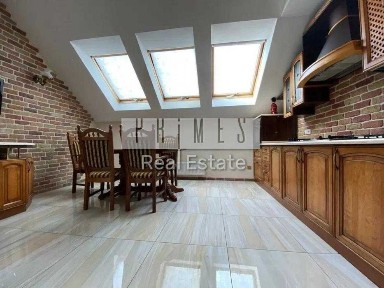 Оренда двоповерхова квартира, вул. Антоновича, 19/21, Центр