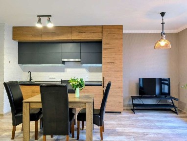 Киев, Владимира Антоновича ул., 74