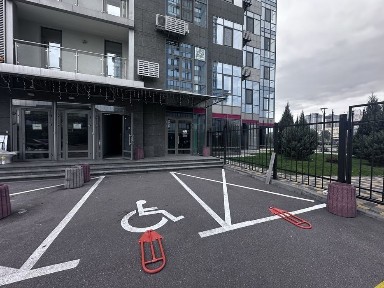 Київ, Печерський, Трускавецька 8