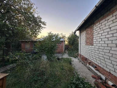 Продам 1/2 будинку, 10 хвилин від метро Індустріальна