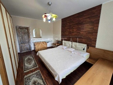 Продаж вітлої, затишної 2-к квартири по пр-кт. П. Тичини, 2й поверх.