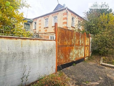 Продаж 2 поверхового будинку з верандою і ділянкою на 11.6 сотки, 225.4 кв. м, 5 кімнат, на вул. Спартака • ID 33602821