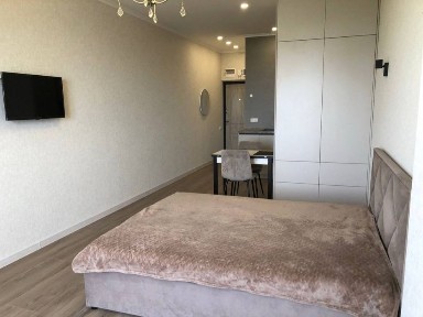 Со светом! Сдам 1-комнатную квартиру студию в ЖК Милос, Аркадия, море!