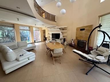 Брюховичі. Новий будинок зі своєю ділянкою (закрита територія).