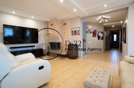 Таунхаус Нові Петрівці-тераса, озеро, гараж, бомбосховище, автономія