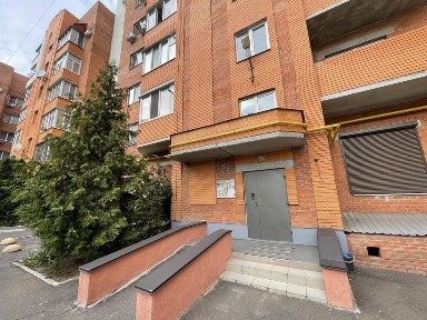 Центр, 1-кім-на квартира в цегляному будинку з індив-льним Опаленням!