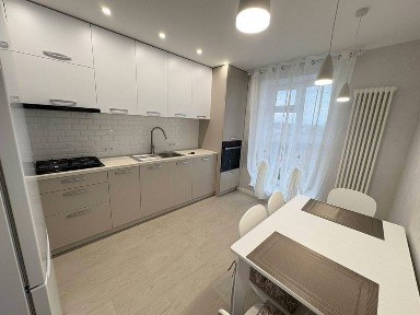 ОРЕНДА 2 кім вул. Корольова.