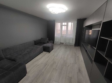 родаж 3 кімнатної квартири в Пустомитах. Нововобудова, євроремонт.