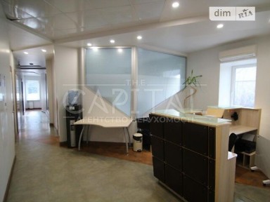 Старовокзальна вулиця, район Шевченківський, Київ, метро Вокзальна, вул. Старовокзальна 18, триповерхова будівля • ID 33173702