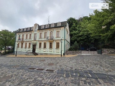 Андріївський узвіз, мікрорайон Поділ, район Подільський, Київ, метро Контрактова площа, узвіз Андріївський 7А, триповерхова будівля • ID 24979502