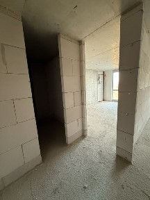 Квартира в зданому будинку недалеко від центру