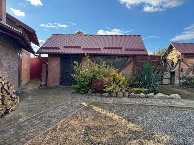 будинок та діюча комерція|село Ямпіль|270кв. м,15сот