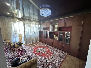 Продам 1-к квартиру на Клочко-6 ( кирпичный дом)