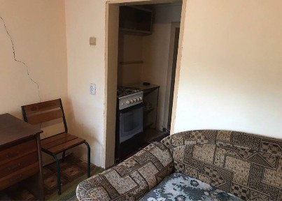 Однокімнатна в особняку район КВАРЦу (поруч ресторан «Венеція»)