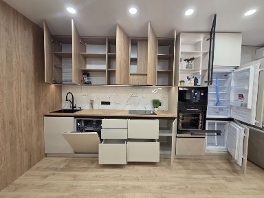 Варшавский 3 Варшавський 3 7.8 Власник 1к кв 44м. кв 17пов. Генератор