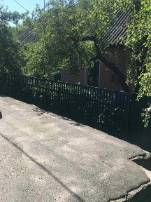 Цегляний будинок з окремим двором!